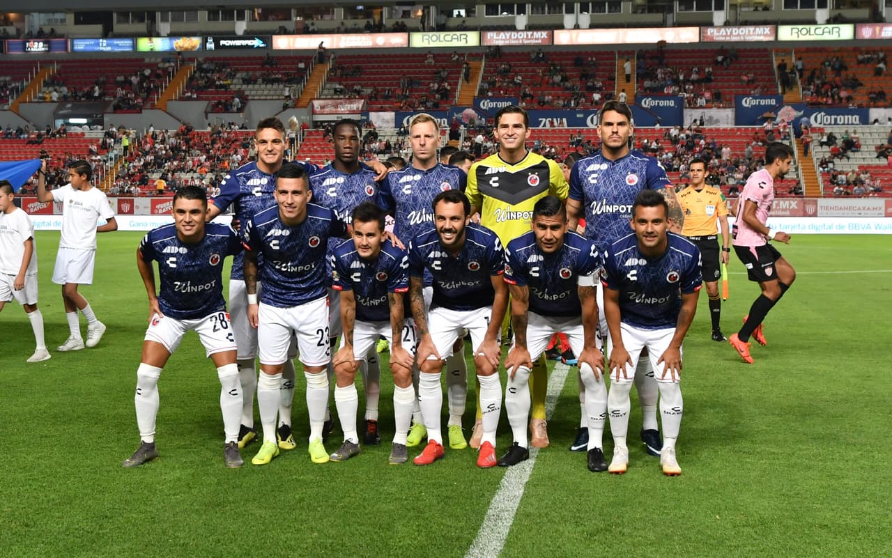 Este fue el equipo inicial por parte de los Tiburones Rojos.