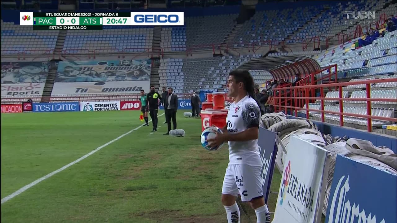 ¡TIRO ATAJADO! disparo por Aldo Rocha.