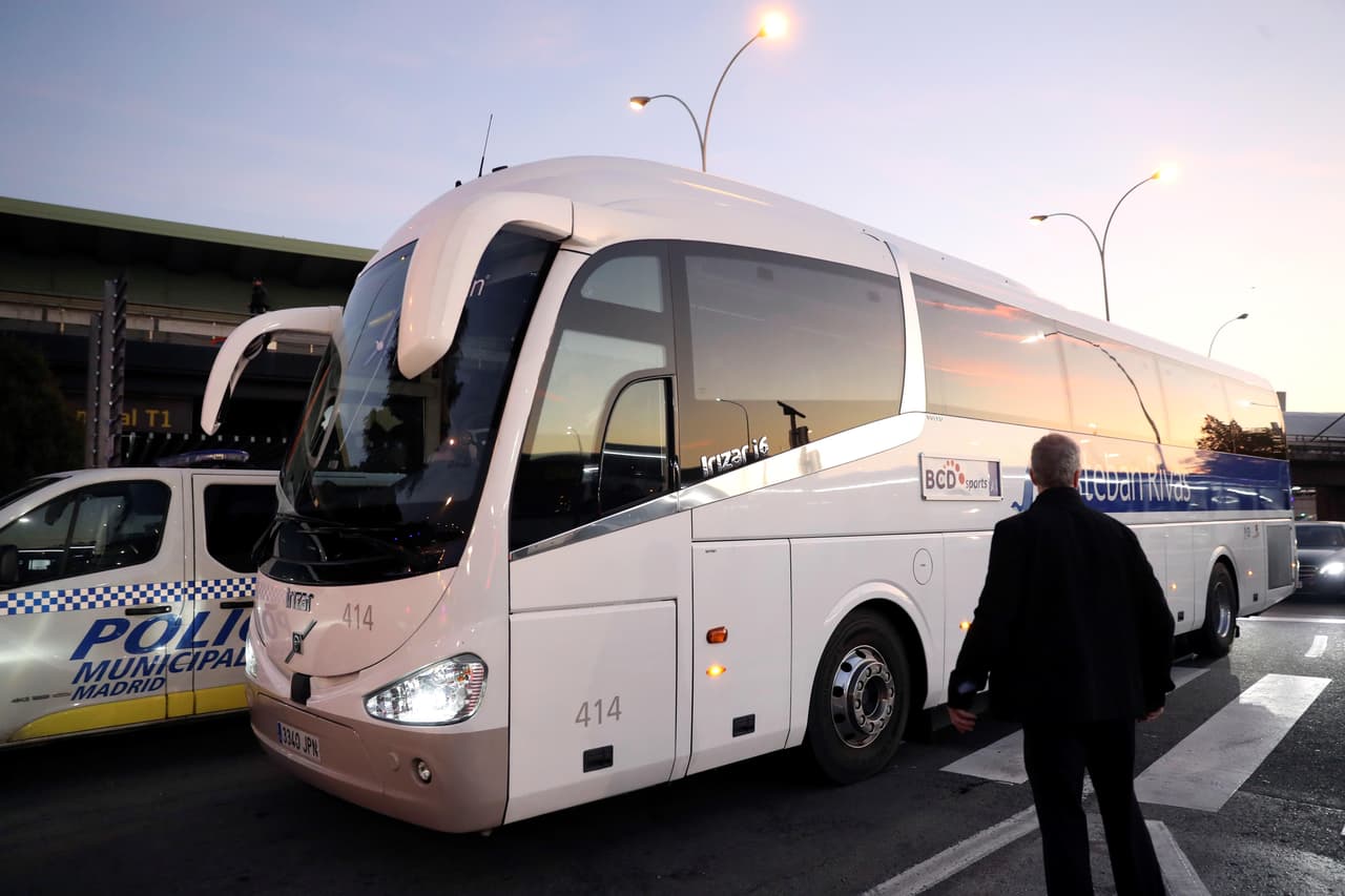 En este fueron transportados hacia el hotel en el que se hospedarán hasta el día domingo.
