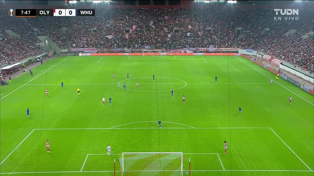 ¡TIRO ATAJADO! disparo por Sotiris Alexandropoulos.