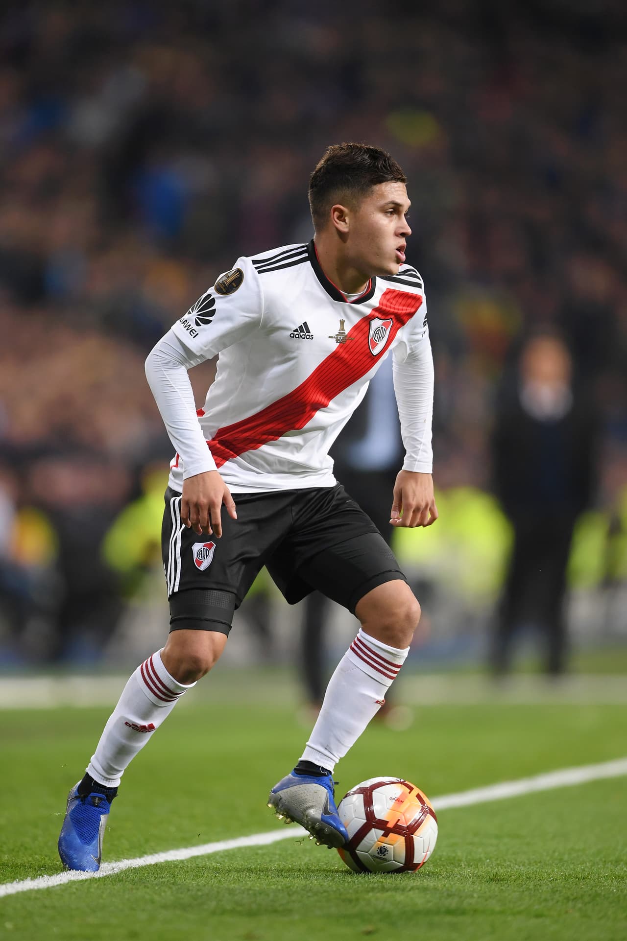Pero la final del Santiago Bernabéu de Madrid se definió con un golazo del colombiano Juan Fernando Quintero.