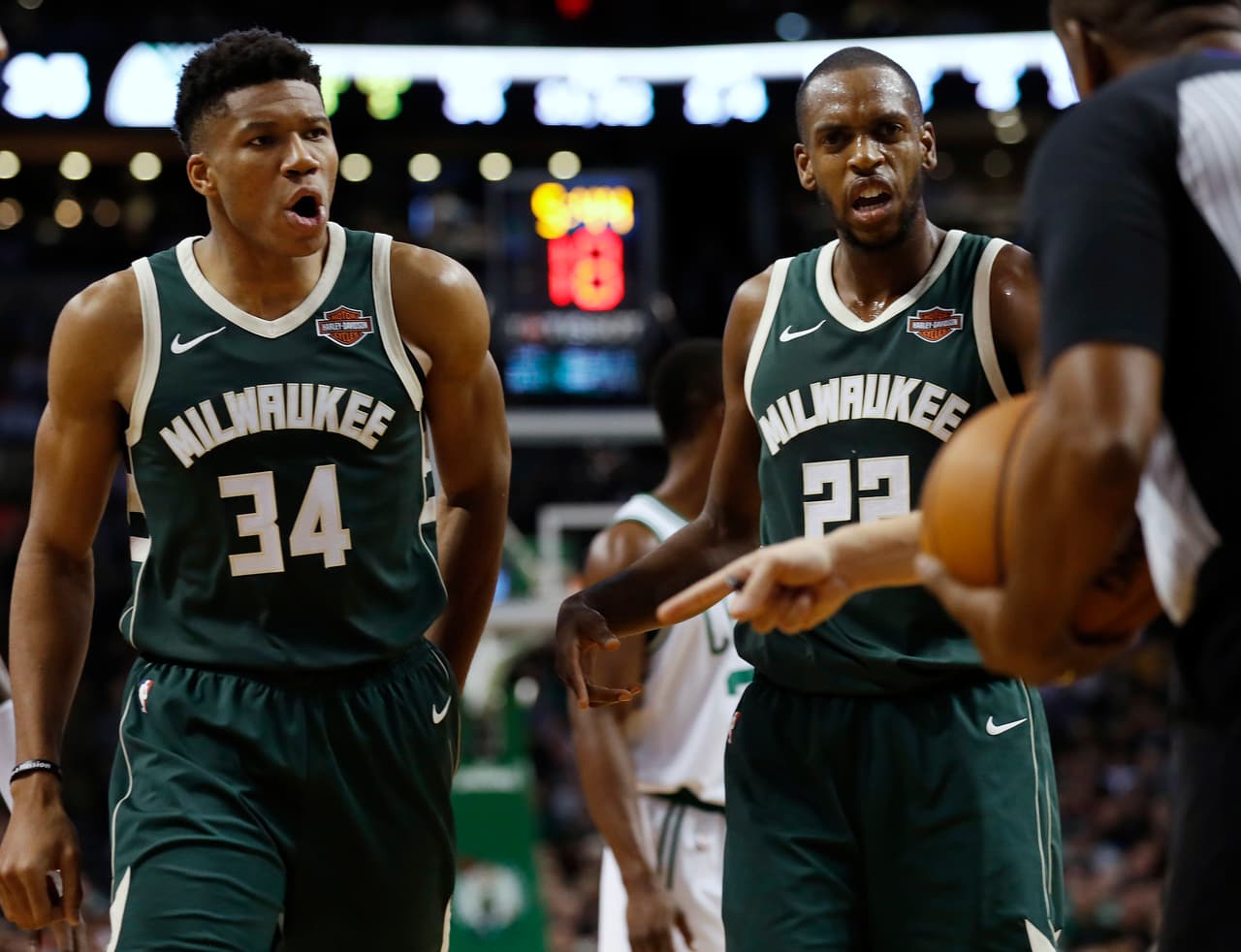 Los Milwaukee Bucks están muy cerca de los playoffs después de ganarle los Boston Celtics por 102-106 con una actuación destacada de Giannis Antetokounmpo, quien puso 29 puntos y 11 rebotes.