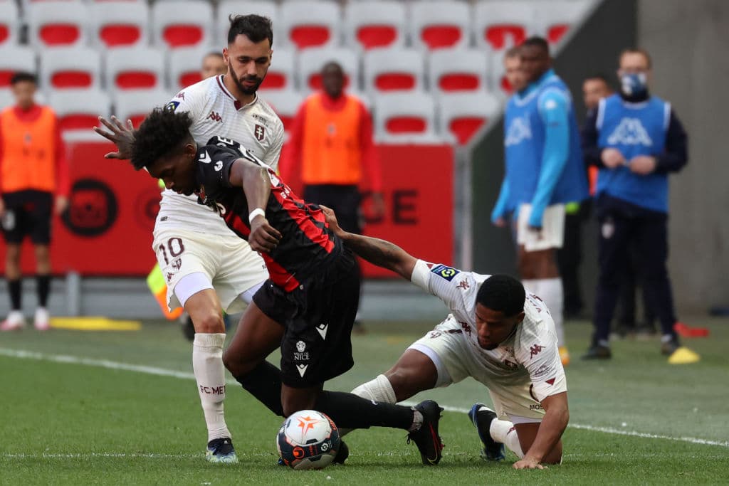 Metz se logra imponer de visita 1-2 al Niece y llegan a la sexta posición del torneo.