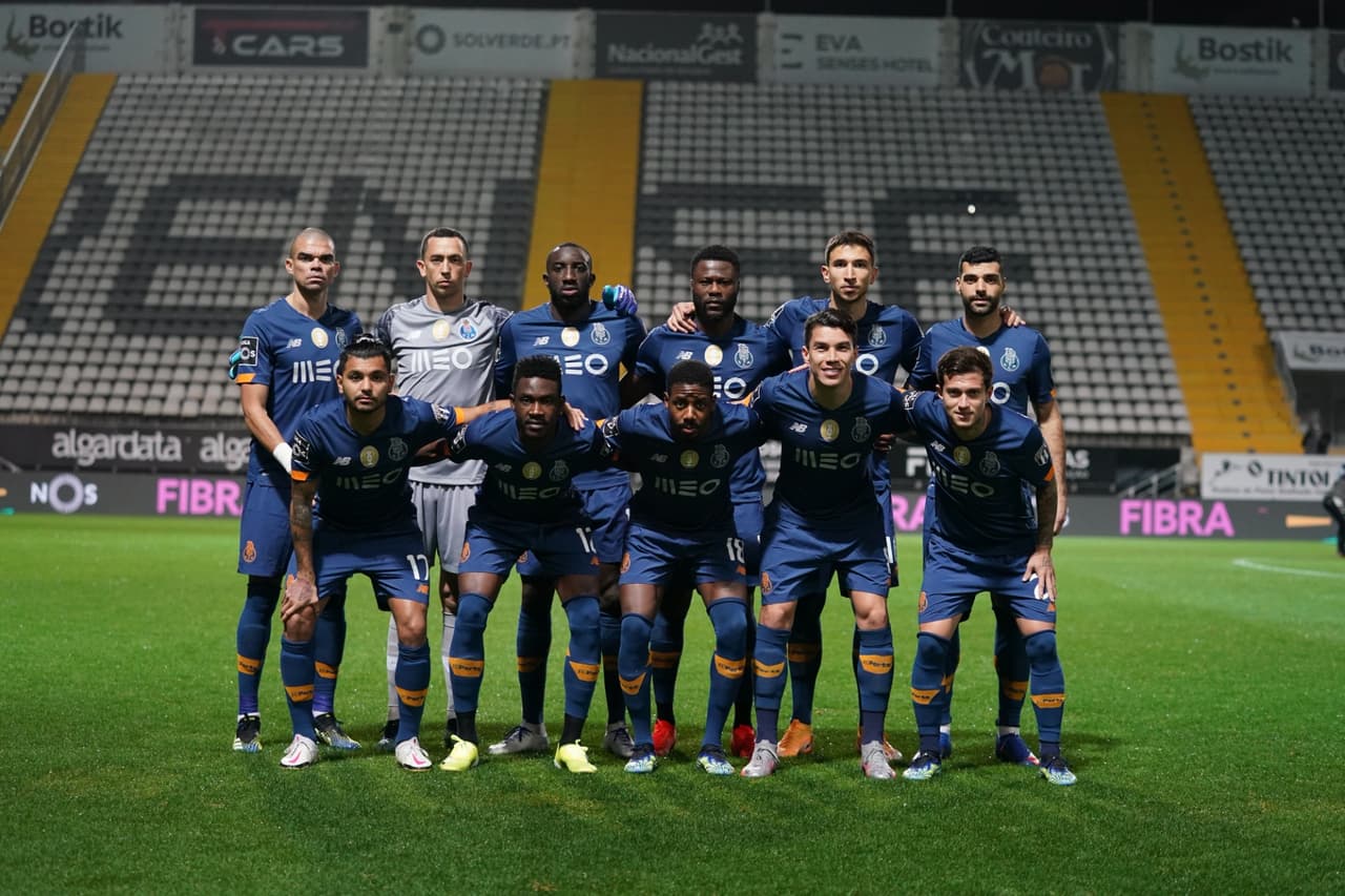 Farense pierde ante el Porto 0-1. A pesar de haber sido eliminado de la Copa, los 'Dragones Azules' siguen en la batalla de la Primeira Liga. El mexicano 'Tecatito' Corona fue titular durante el encuentro.
