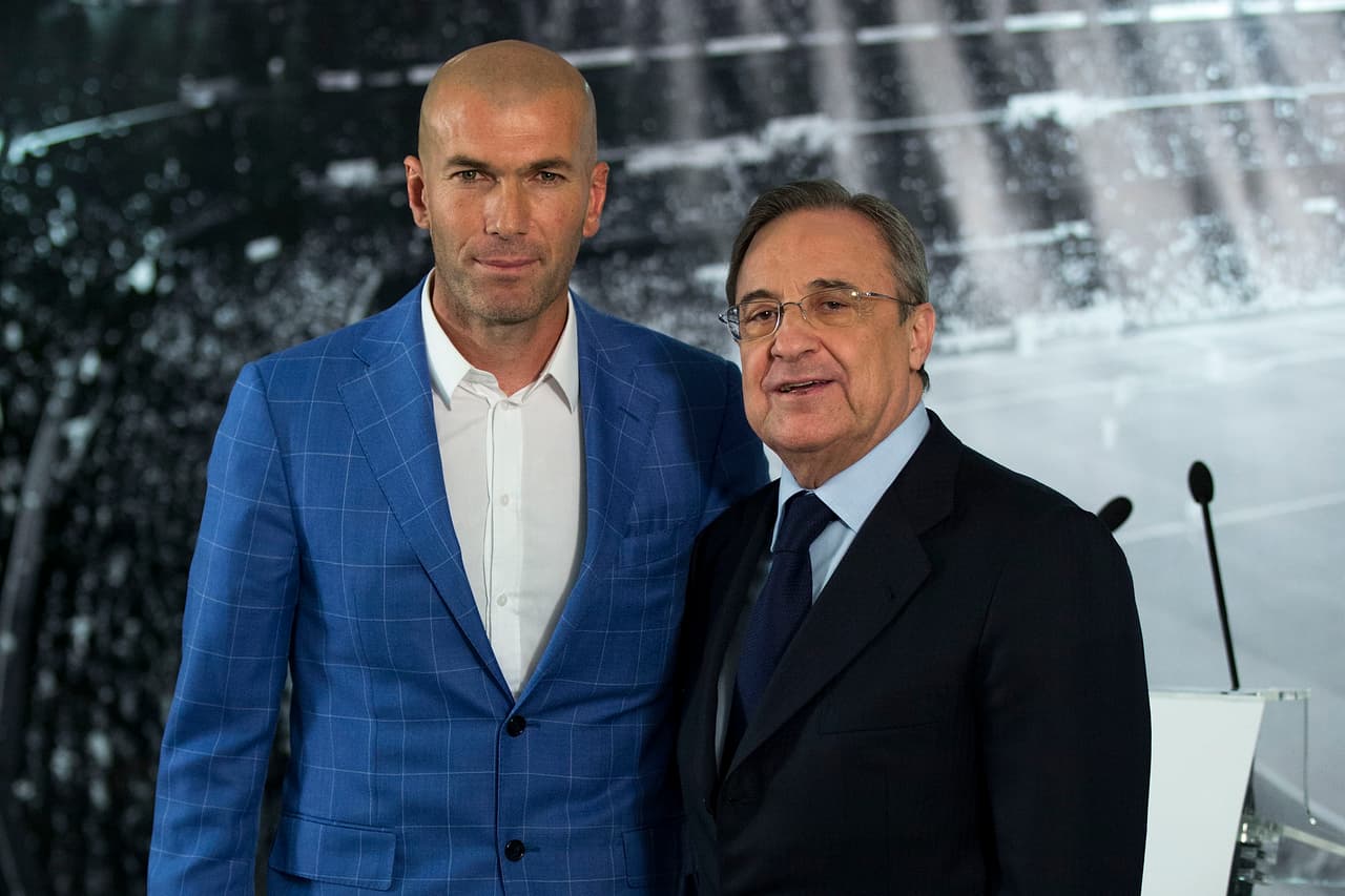 Vendría el turno de Zinedine Zidane, el francés aprovecharía la simpatía que logró como jugador para ganar confianza.