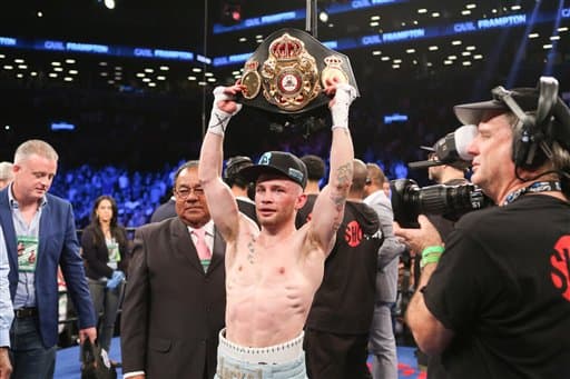 Carl Frampton venció a Leo Santa Cruz por decisión mayoritaria y le arrebató el título pluma AMB.