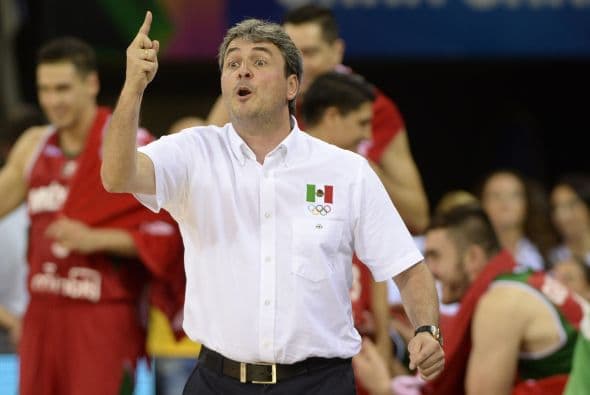 Sergio Valdeolmillos movió bien el banco y supo ajustar con rapidez en los moemntos malos.