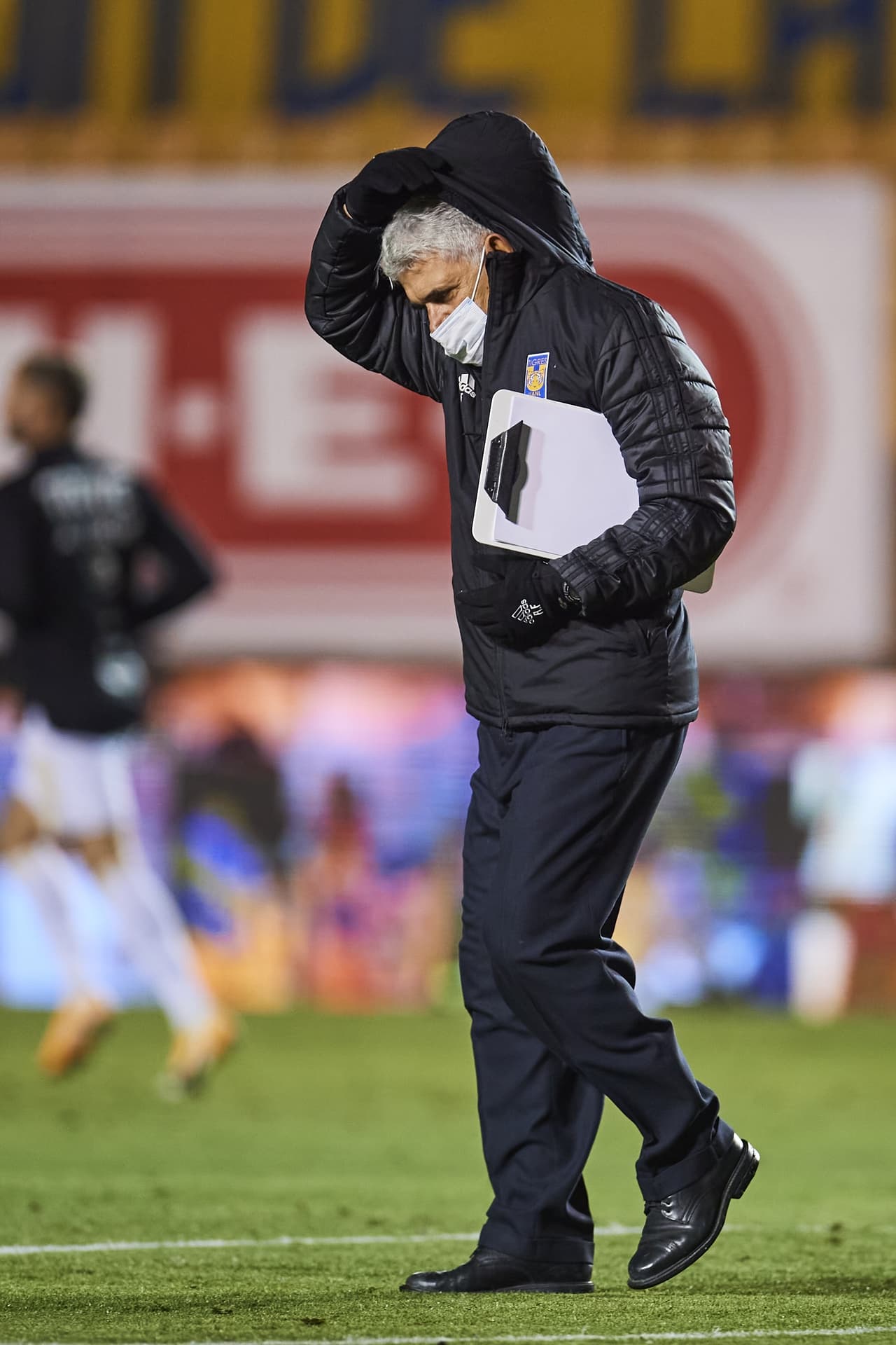 El Tuca se fue molesto del duelo ante Cruz Azul.