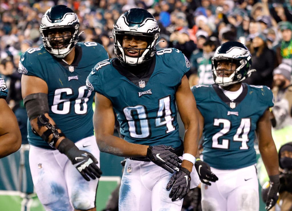 Los Angeles Rams dominan a los Seahawks en casa y les pegan 10-20, mientas Philadelphia continúa por la pelea en los Wildcards y vencen a Washington 17-27.