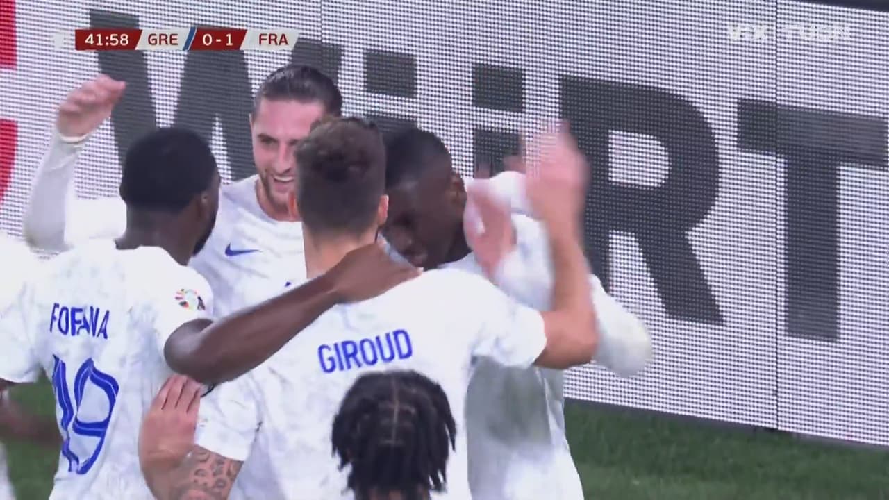 ¡Gol de Francia! Kolo Muani abre el marcador con un fierrazo