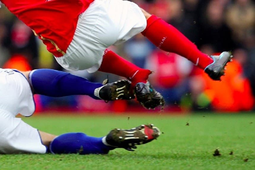 Eduardo da Silva: el futbolista del Arsenal sufrió una grave lesión en 2008 enfrentando a Birmingham City tras una entrada que le dobló el tobillo por completo.