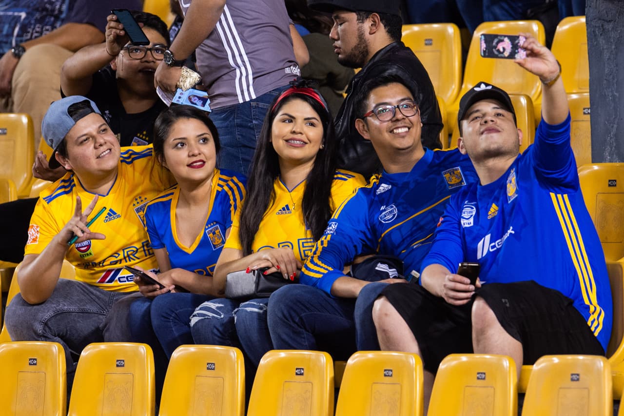 La fiesta del duelo de vuelta de Tigres contra Saprissa por los Octavos de final de la Liga de Campeones de Concacaf tuvo un color especial, que sintió el rugido de los fanáticos.