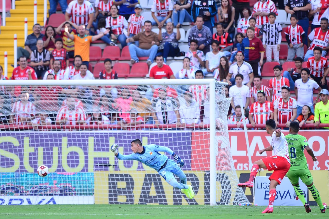Necaxa no pudo en su casa ante su afición y sufrió una dolorosa derrota. Así se apreció el gol de Juan Delgado.