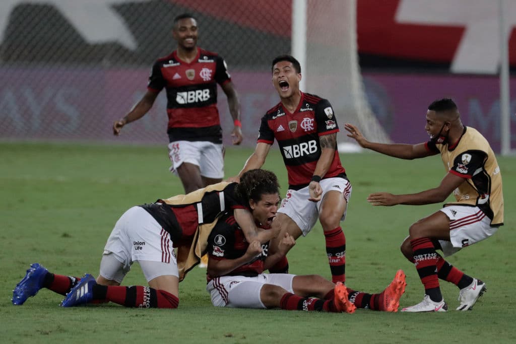 Flamengo se deja anotar en en casa y el empate 1-1 le da el pase a Racing gracias al gol de visitante.