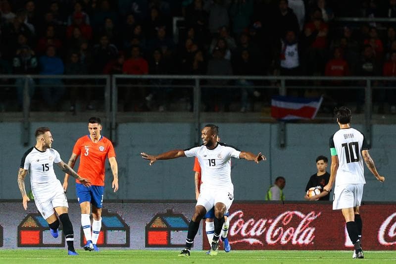 Así llegó el primer gol por medio de Kendall Waston al minuto 36 del primer tiempo.