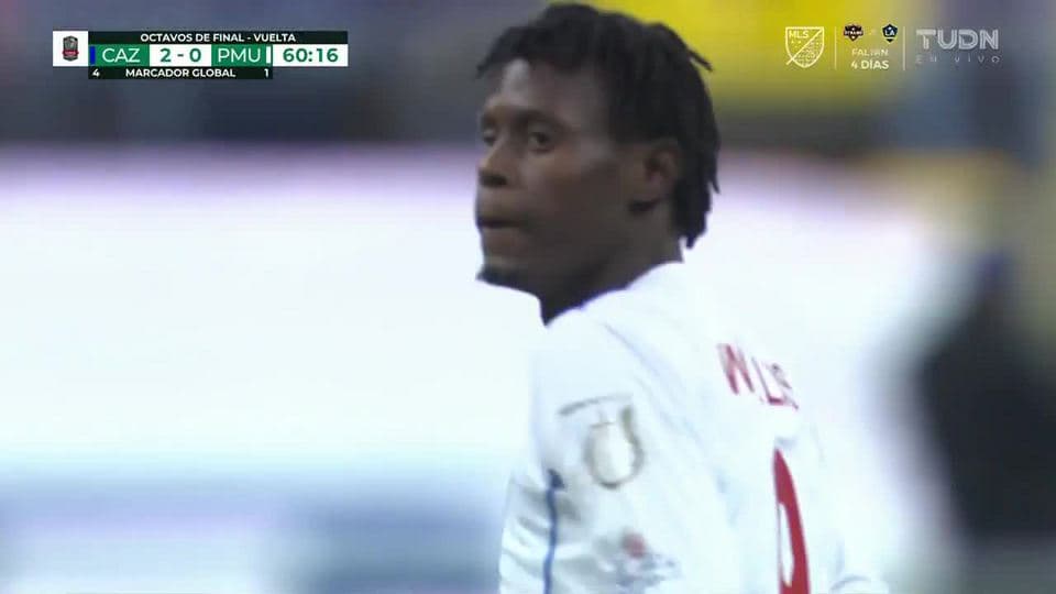 Tiro desviado de Chavany Willis