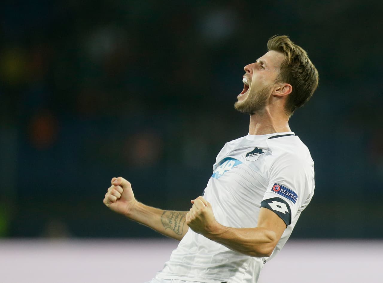 Con ese resultado el juego se fue al descanso en Ucrania y la afición local pedía a sus jugadores un poco más en el terreno de juego.