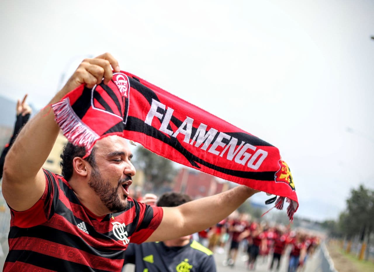 Desde Buenos Aires y Río de Janeiro al Monumental de Lima. Las hinchadas abarrotan el estadio y el ambiente es inmejorable.