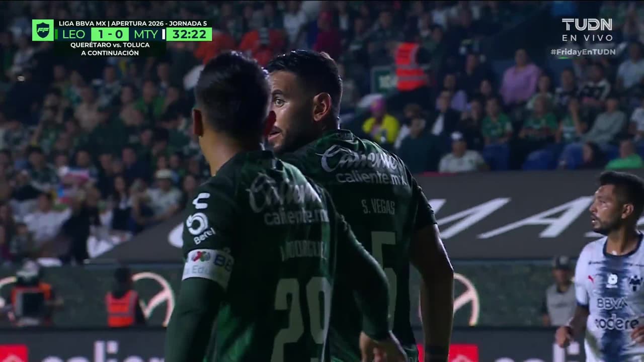 ¡Tremenda barrida de Sebastián Vegas que le quita el grito de gol a Rayados!