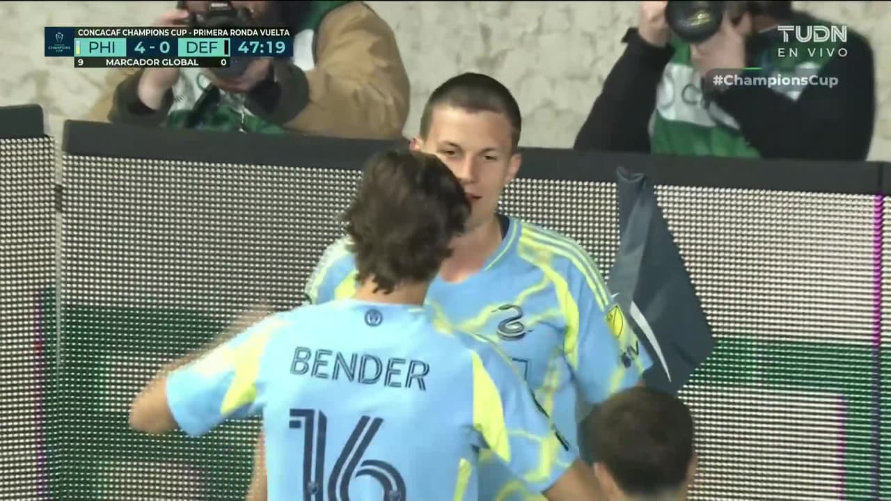 ¡Philadelphia Union no perdona! Tras grave error defensivo, Korzeniowski firma doblete