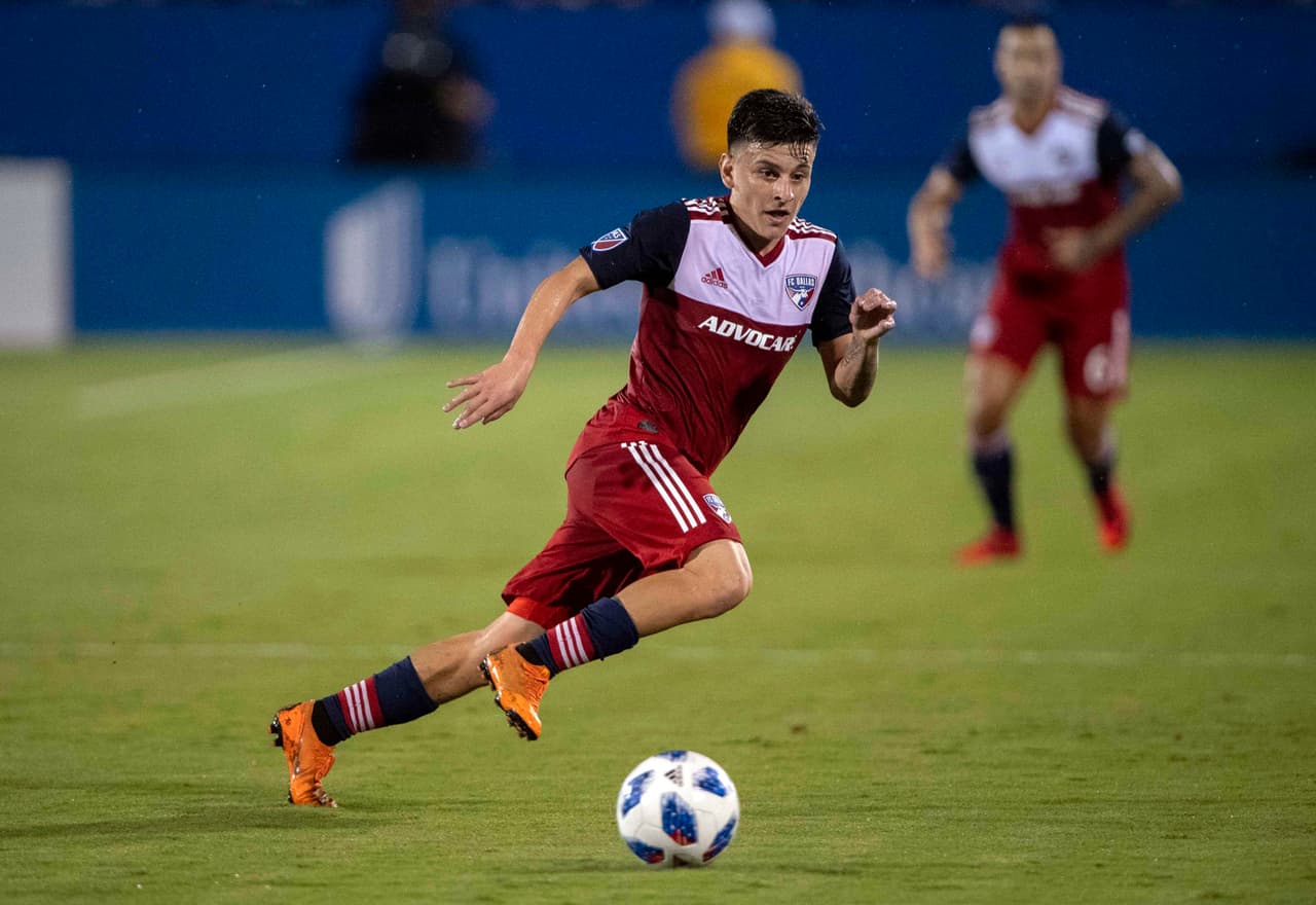 De a poco, Pablo Aránguiz comienza a hacerse con el lugar que Mauro Díaz dejó vacante en FC Dallas