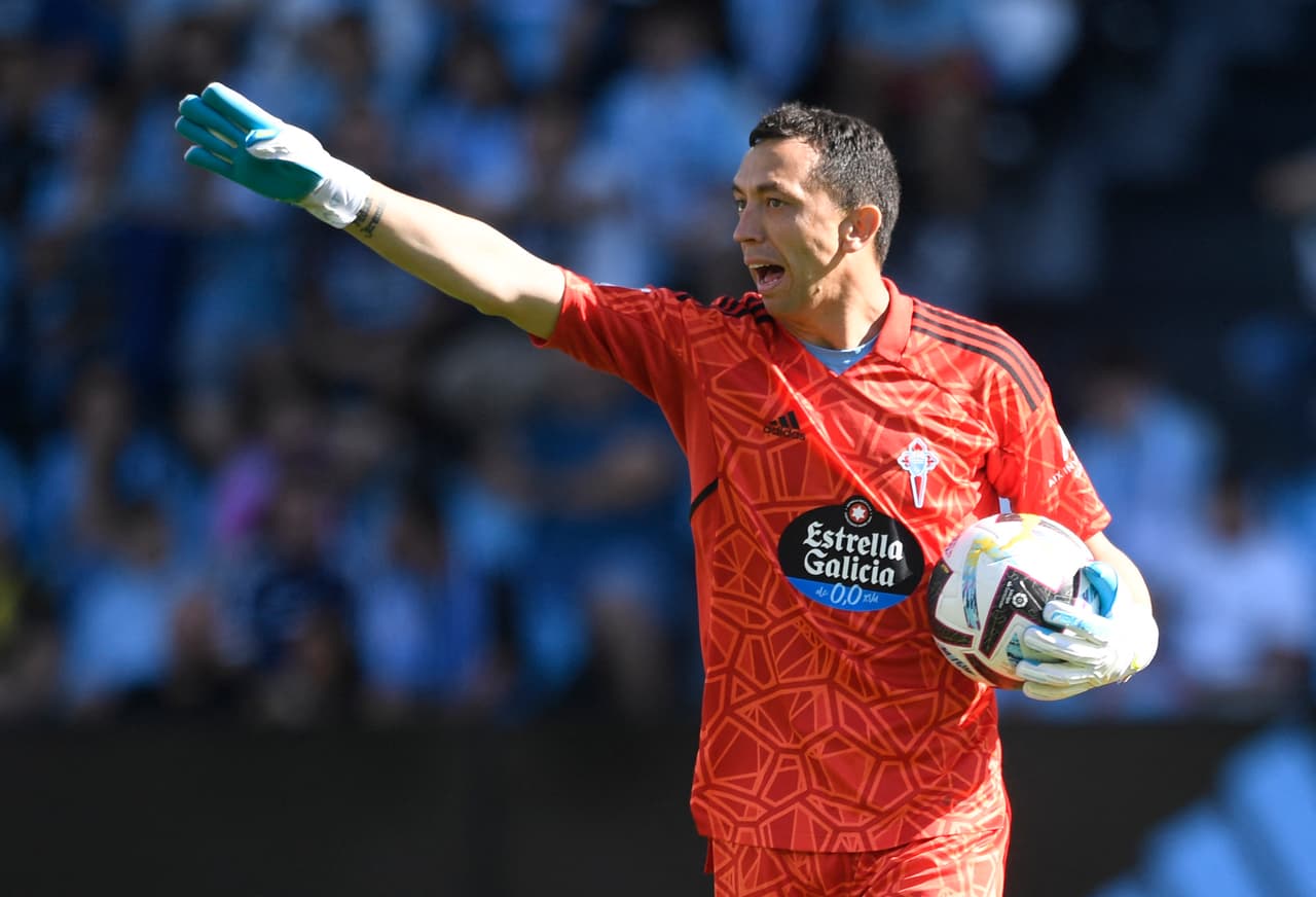 Celta Vigo's Argentinian goalkeeper Agustin Marchesin gestures during the Spanish League football match between RC Celta de Vigo and Real Betis at the Balaidos stadium in Vigo on October 2, 2022. (Photo by MIGUEL RIOPA / AFP) (Photo by MIGUEL RIOPA/AFP via Getty Images)