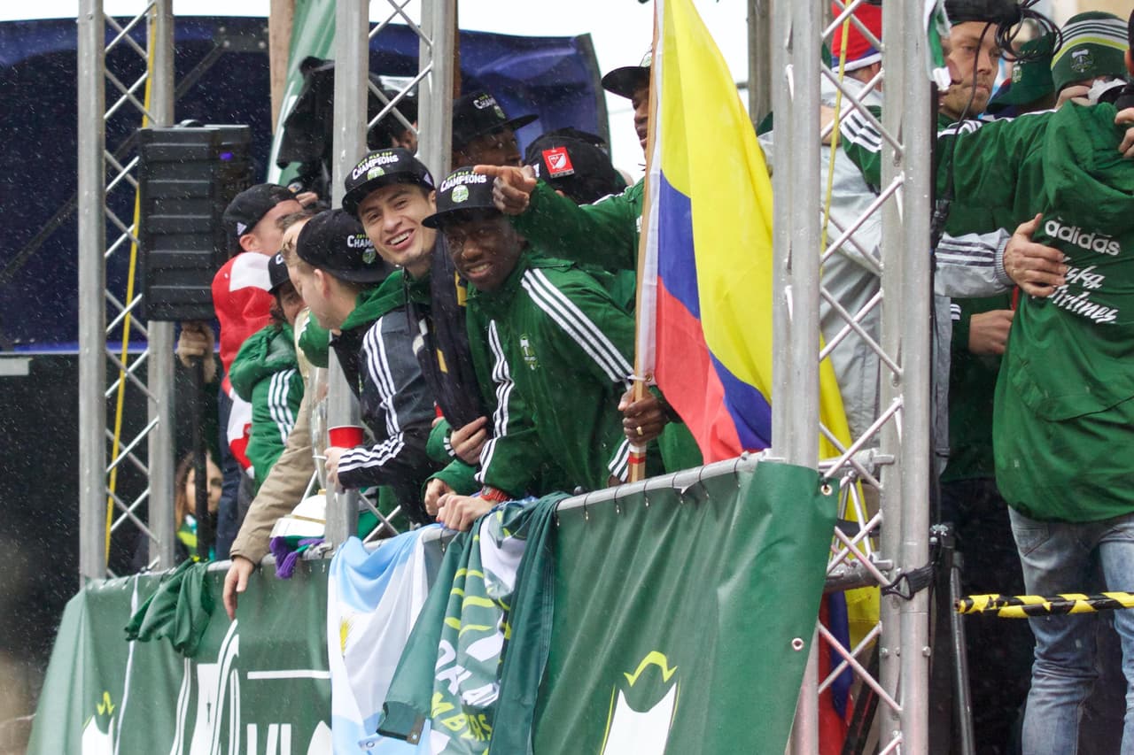 Pero, sin duda, su mayor logro con los Timbers fue ganar la MLS Cup, en el 2015, ante el Columbus Crew.