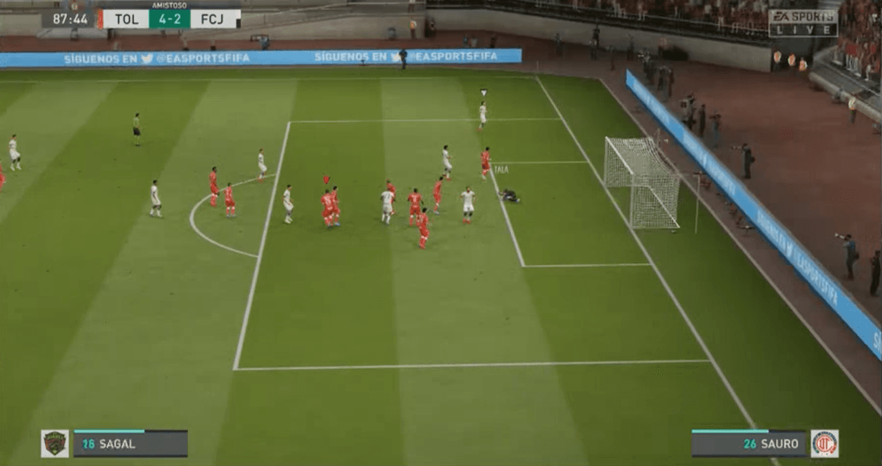 Diego Rosales venció a Marco Canaales en un divertido partido de eLiga MX.