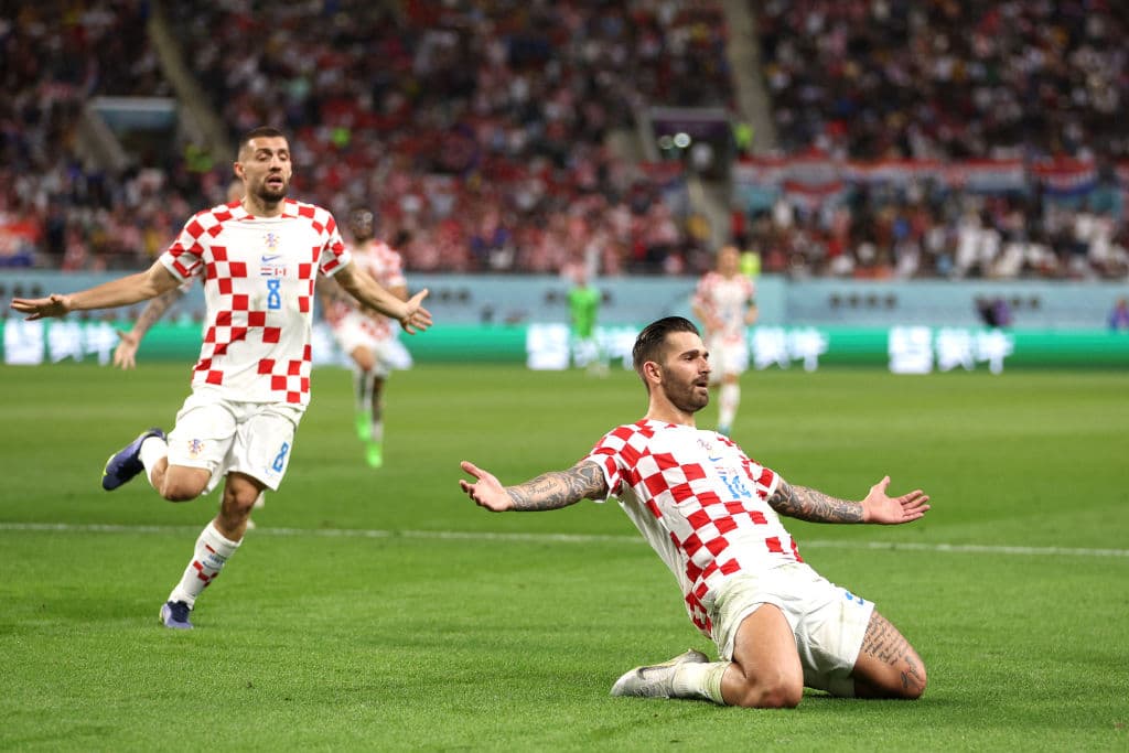 Croacia logró su primera victoria en el Mundial con una remontada ante Canadá (4-1), que se queda sin opciones en Qatar 2022, mientras que el conjunto balcánico, subcampeón del mundo, se acerca a los octavos de final.
