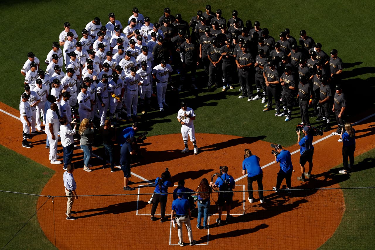 Este martes se disputó el Juego de Estrellas 2022 de la MLB en el Dodger Stadium con un colorido peculiar en una tarde despejada que vio al 'Toro' Fernando Valenzuela lanzar la primera bola del partido.
