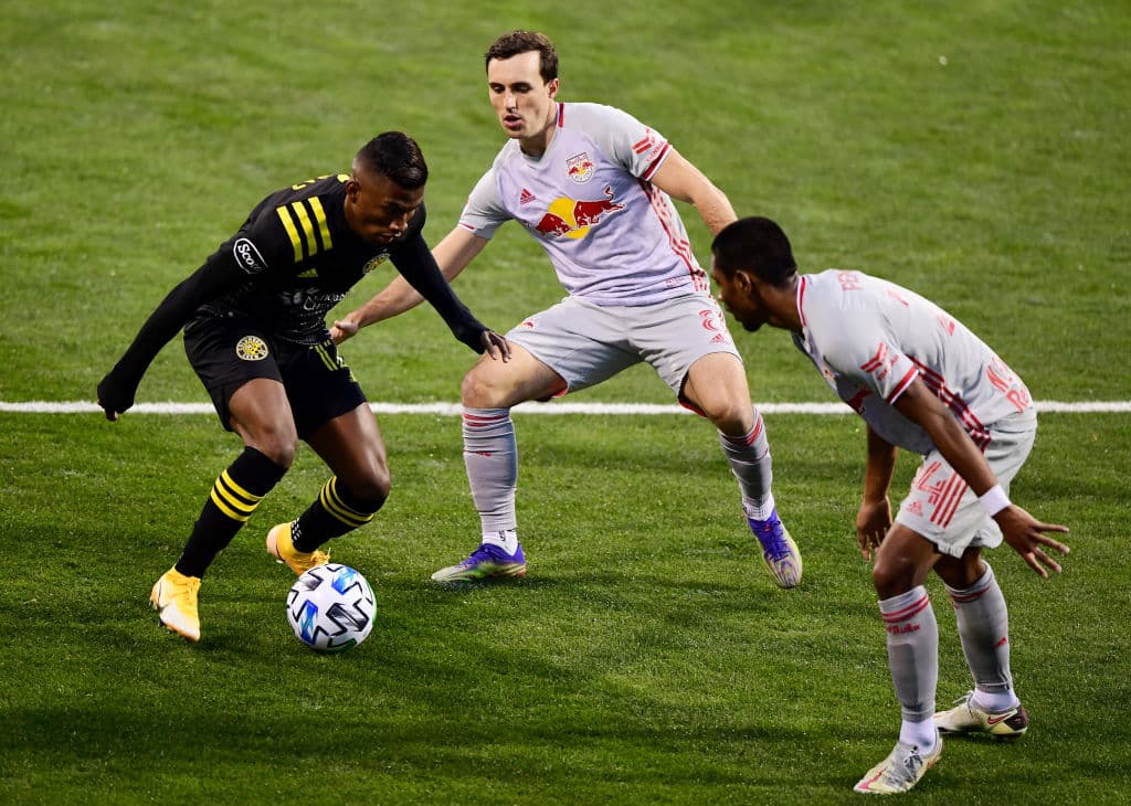 Clark (23’) abrió el marcador para los neoyorquinos y Martins (26’) emparejó los cartones por la vía penal. Nagbe (46’) dio vuelta al juego y Zardes (68’) sentenció el marcador. White (90’) encendió la esperanza en la recta final, pero fue demasiado tarde.