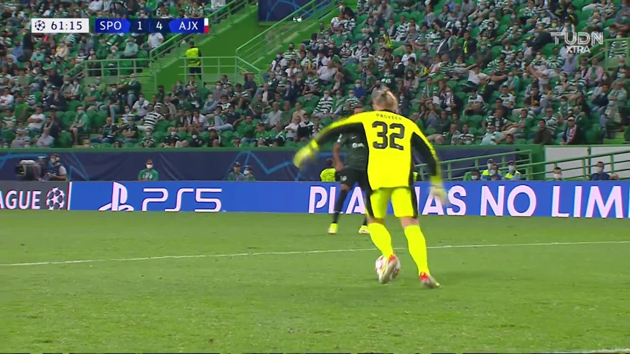 ¡TIRO ATAJADO! disparo por Pedro Porro.