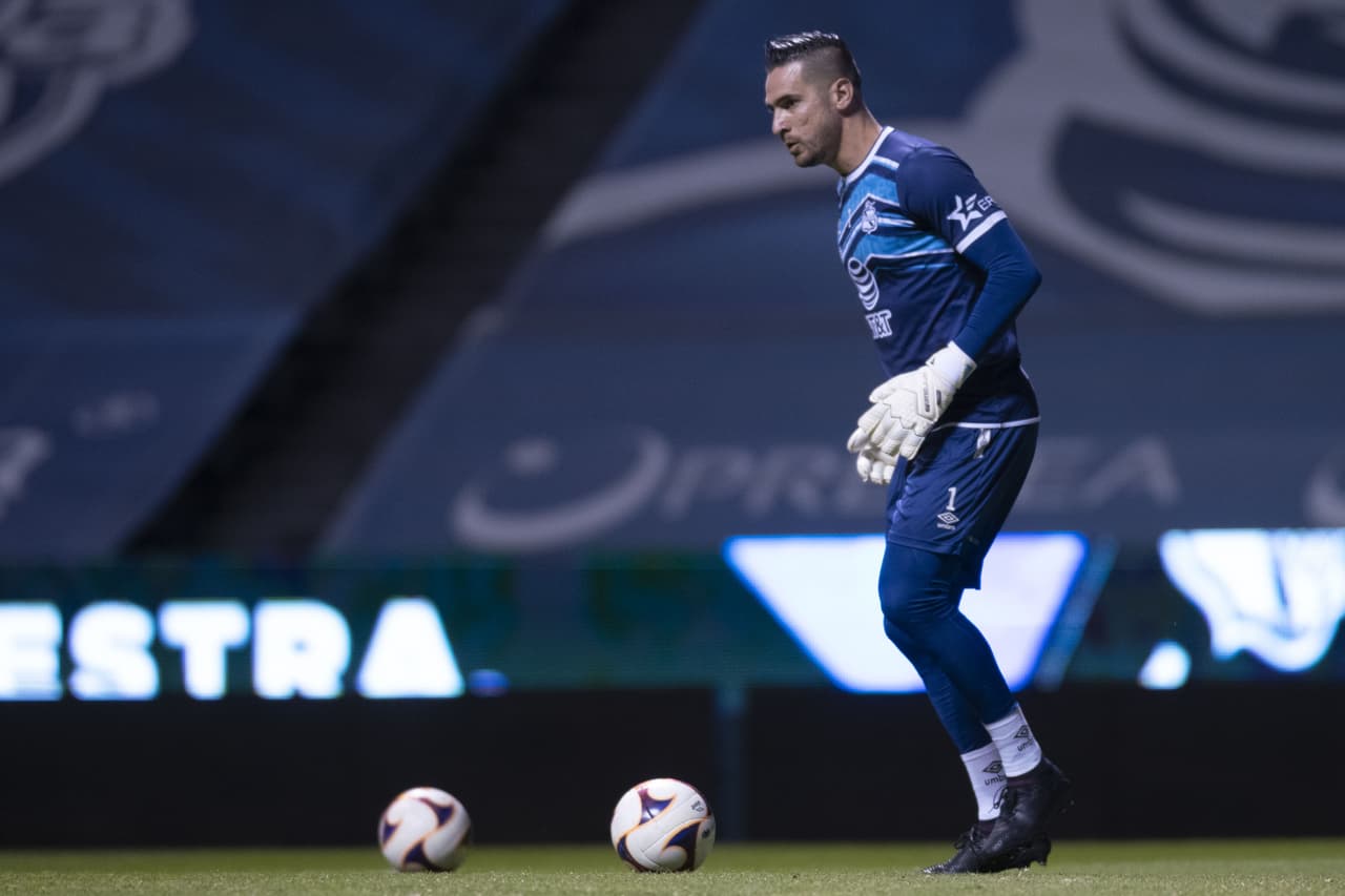 Puebla recibe a Chivas con tres refuerzos en el 11 titular