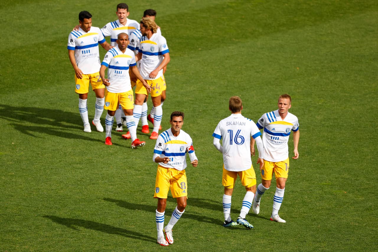 Ya eliminado de la lucha por los Playoffs, San Jose Earthquakes ganó como visitante por 4-3 ante Real Salt Lake.
<br>