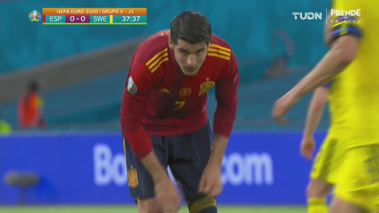 ¿Cómo no anotó? Álvaro Morata se escapa y falla frente al arco