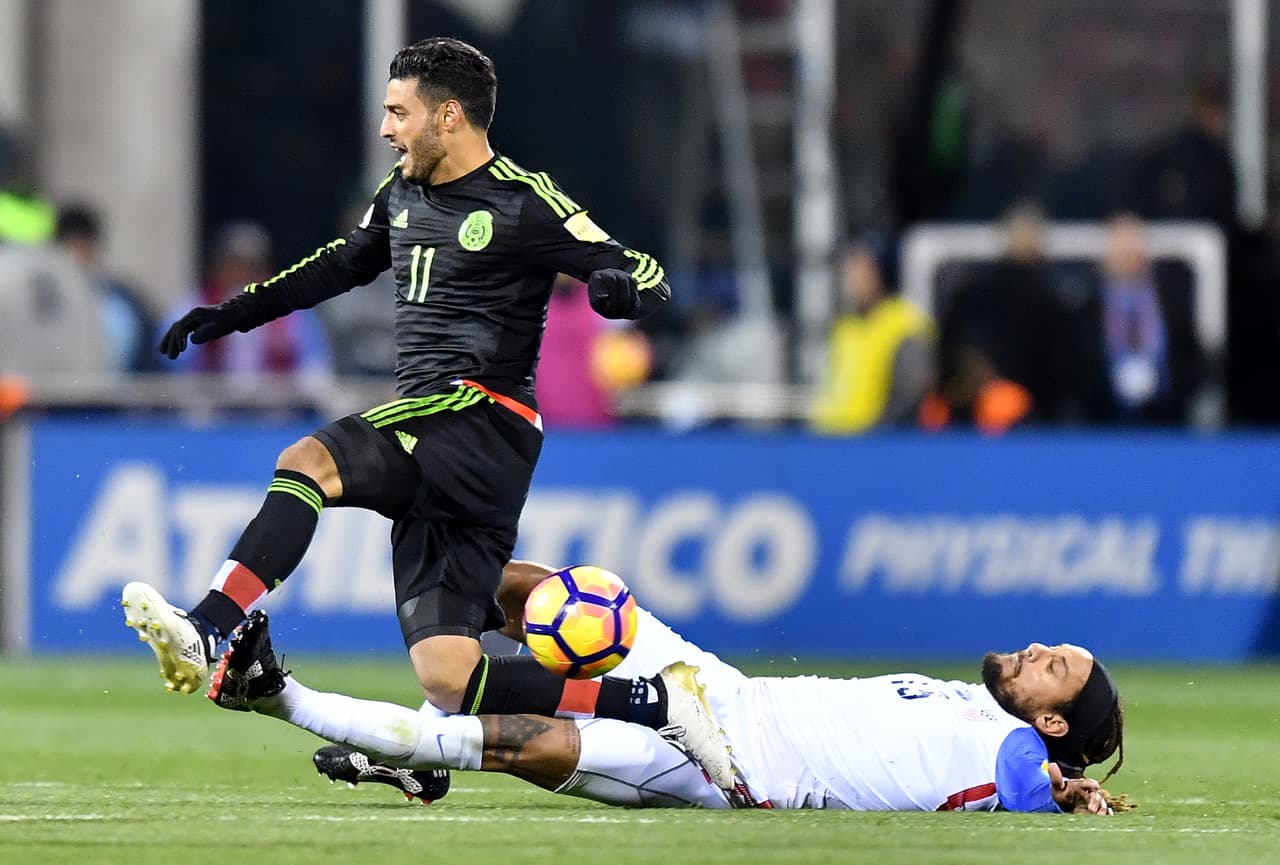 Vela fue un dolor de cabeza para Jermaine Jones.