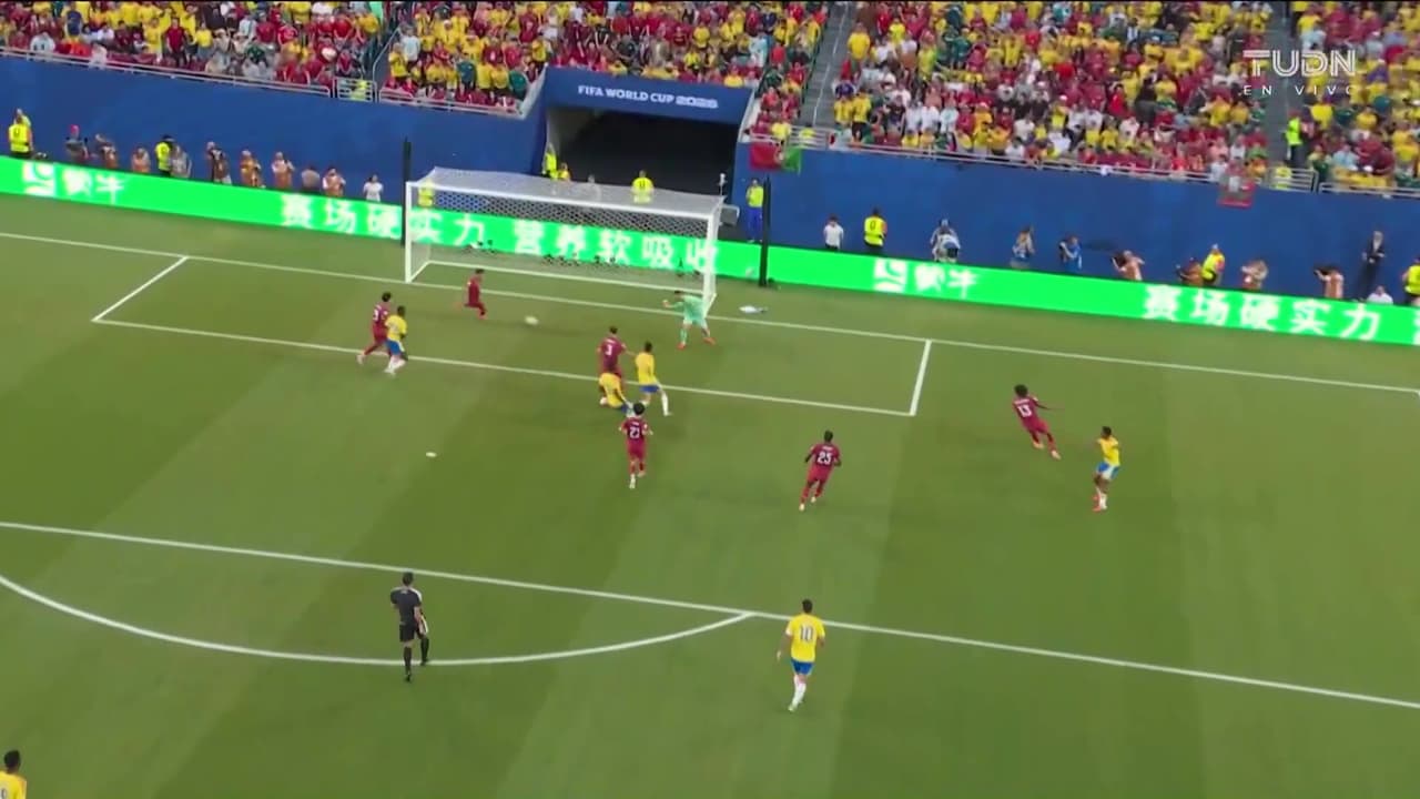 ¡Salvada milagrosa! Rúben Neves evita el gol de Colombia en la línea