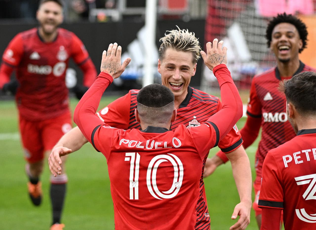 ¡Un lujo! Toronto FC se luce frente a Ronaldinho y hunde al campeón