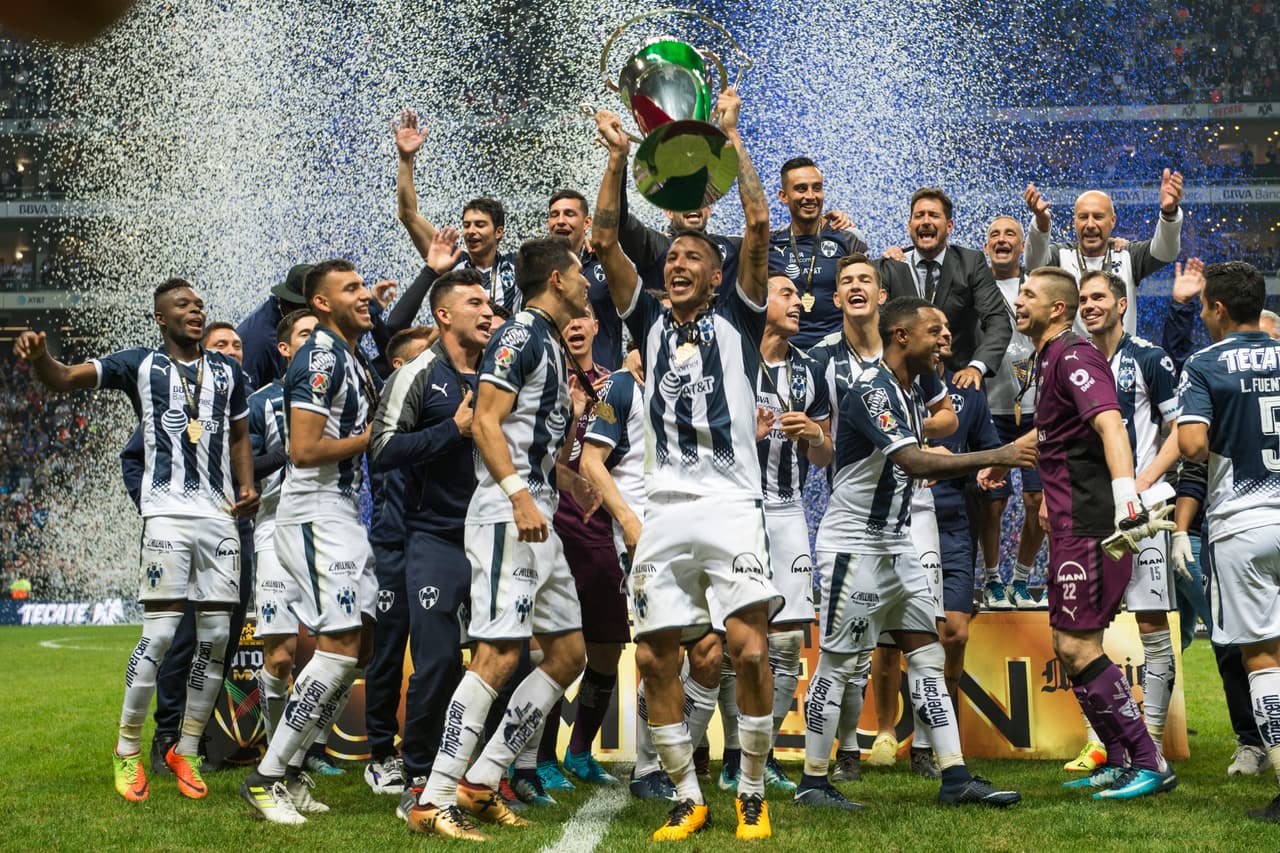 El colombiano Avilés Hurtado, figura indiscutible del equipo de Mohamed, fue quien marcó el unico gol del partido para poner a festejar a toda la afición del Monterrey.