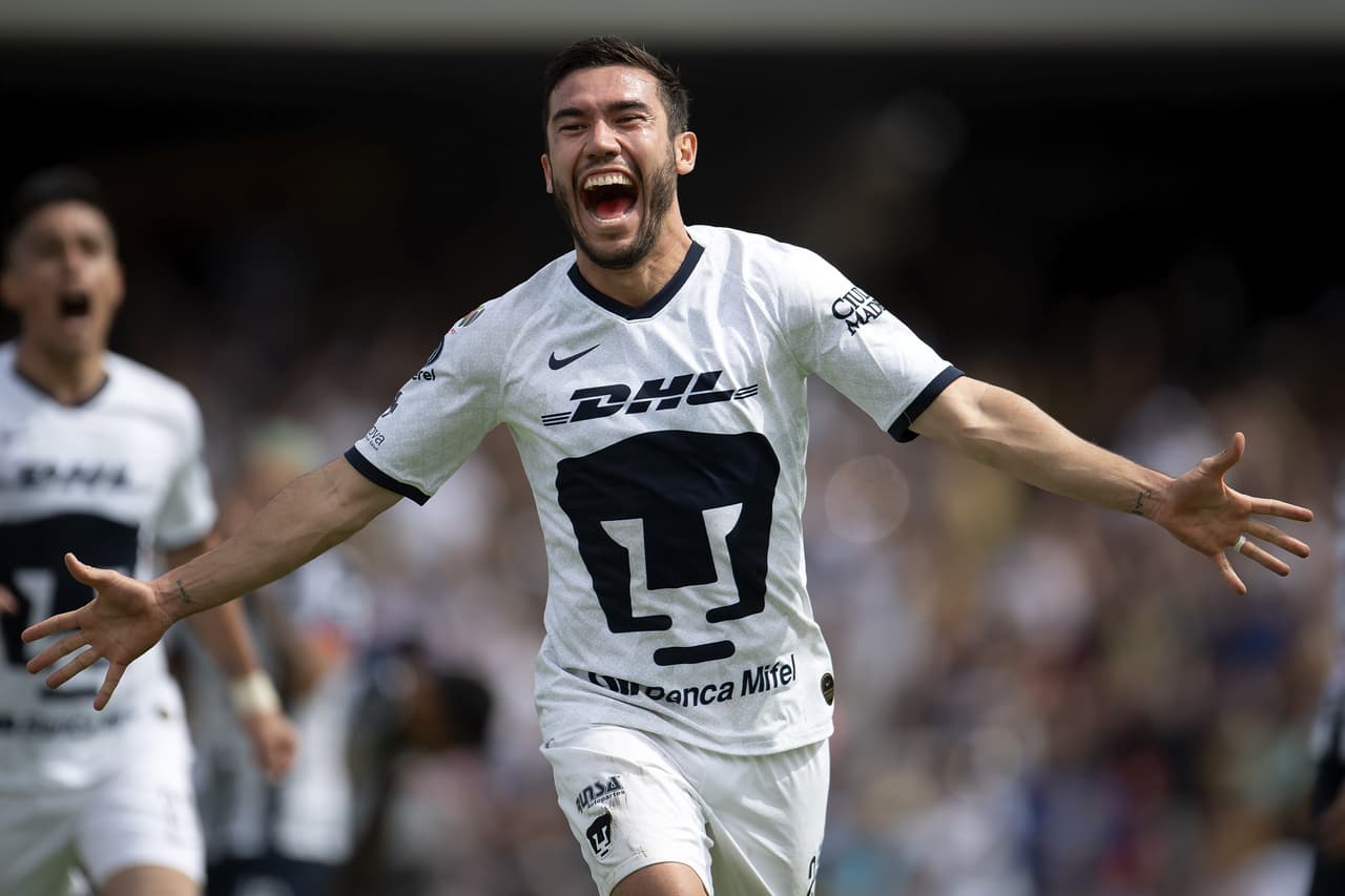 Pumas dominó al campeón Rayados de Monterrey todo el partido, Barovero estuvo fino atrás y los atacantes universitarios insistieron hasta que cayó el gol.