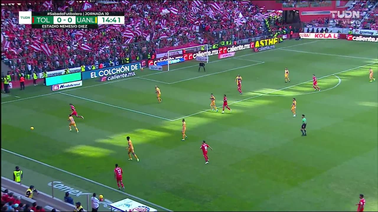 ¡TIRO ATAJADO! disparo por Alexis Vega.