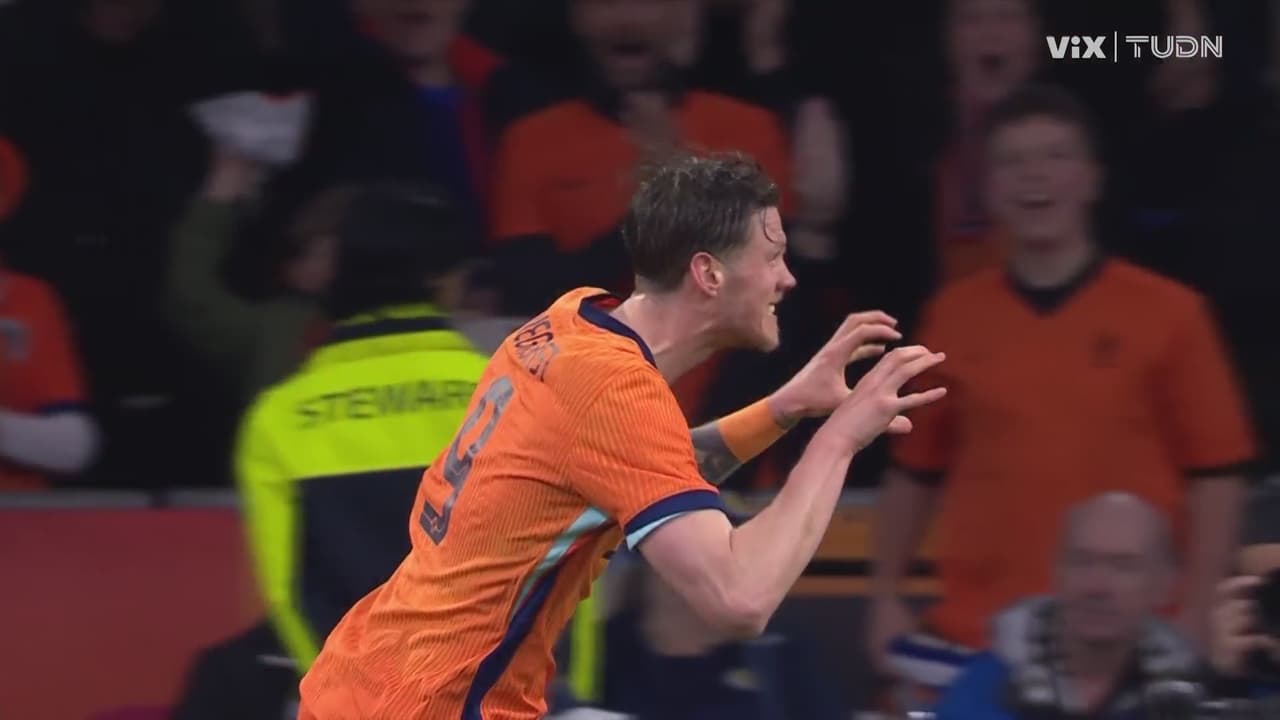 ¡Felino golazo naranja! Llegó el 3-0 por cortesía de Wout Weghorst