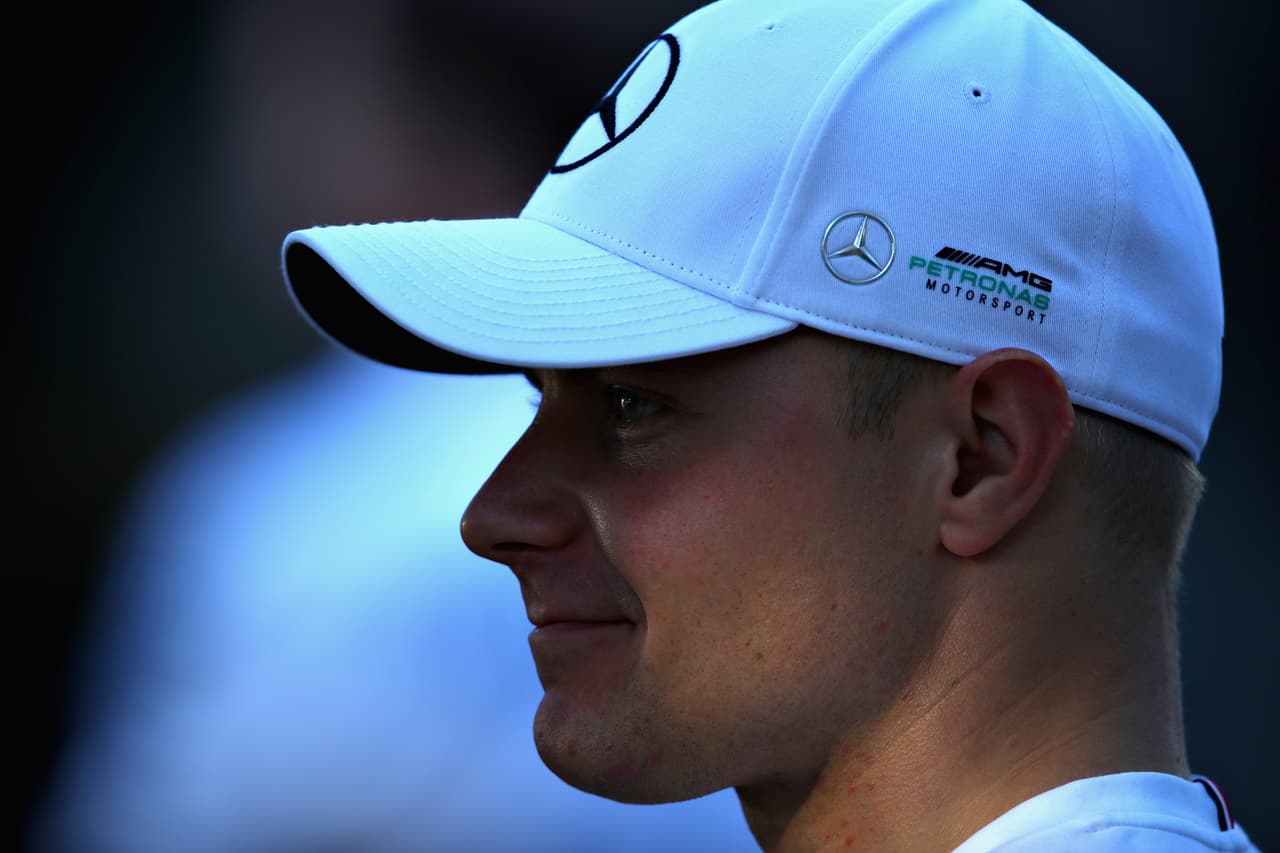 Un poco más discreto y a pesar de su experiencia, el compañero de Hamilton en Mercedes Valttery Bottas espera con cautela para apoyar a su equipo.