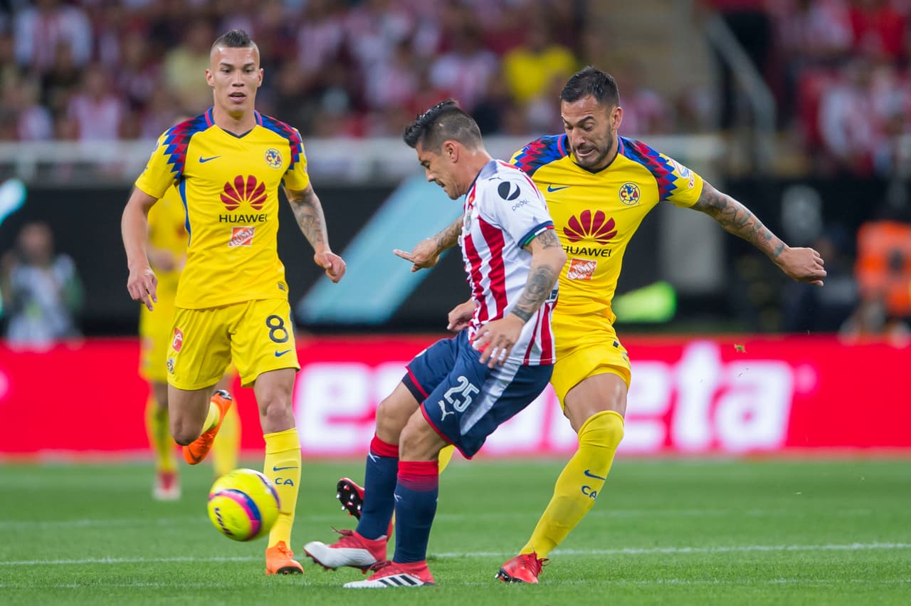 Desde el arranque del juego, los dos equipos no se guardaron nada y salieron por la victoria. ¡Así se deberían de jugar todos los Clásicos!
