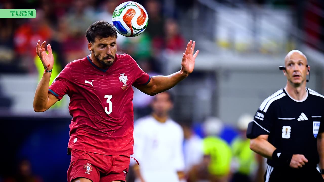 Rubén Dias abandona zona de prensa en plena pregunta tras eliminación de Portugal vs. España