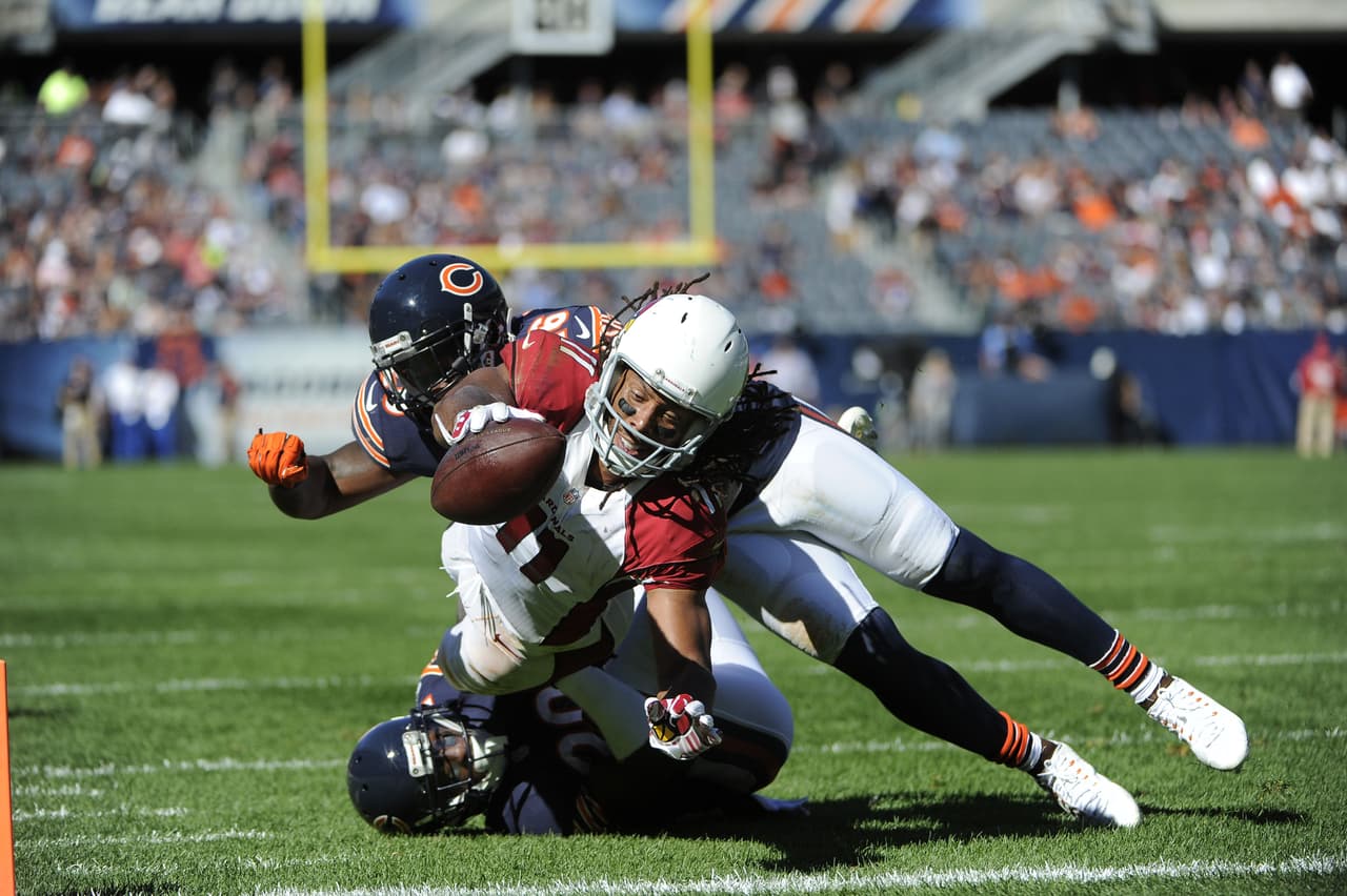 Fitzgerald se encuentra en su doceava temporada en la NFL y sobre el emparrillado del Soldier Field volvió a dar muestra de su invaluable talento con ocho recepciones para 112 yardas y además pisó tres veces la zona prometida.