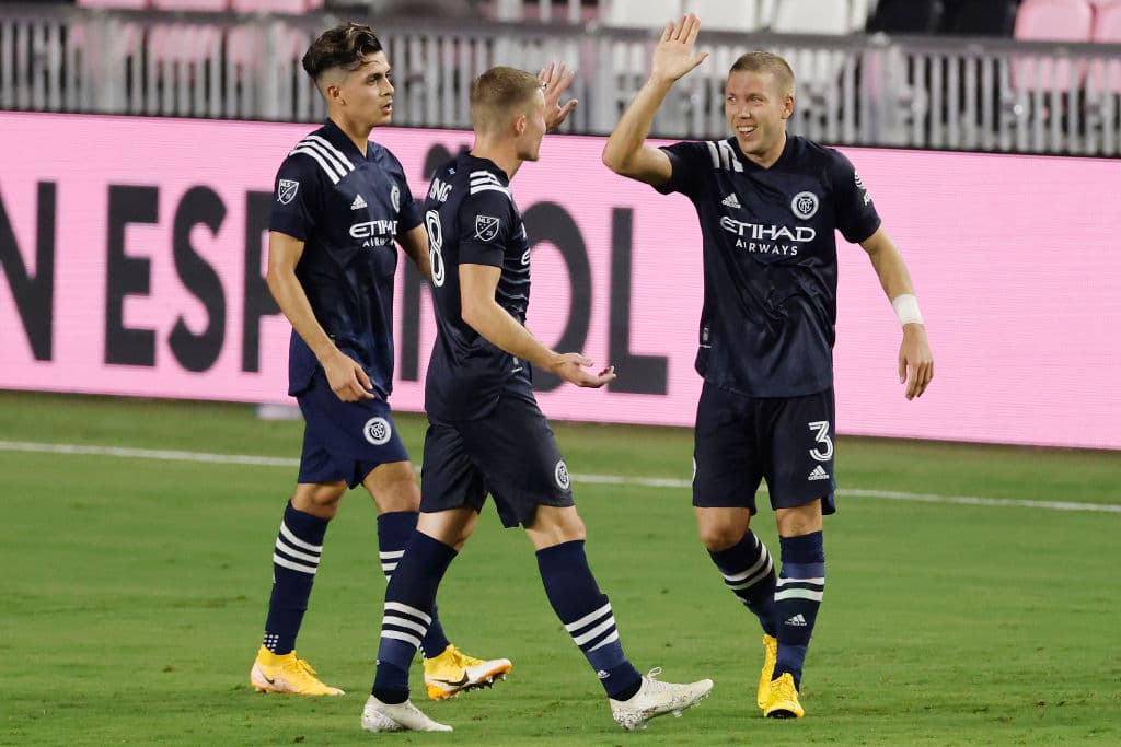 Mitrita abrió el marcador (4’), Morgan (27’, 38’) empató y dio la vuelta al juego. Tinnerholm volvió a emparejar los cartones y nuevamente Mitrita hizo gol al 43’.