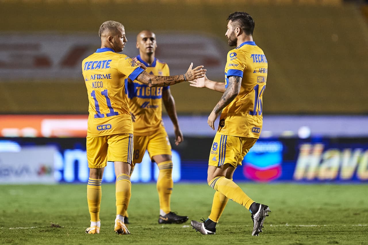 Remató de cabeza un tiro de esquina para conseguir su octavo gol en el torneo.