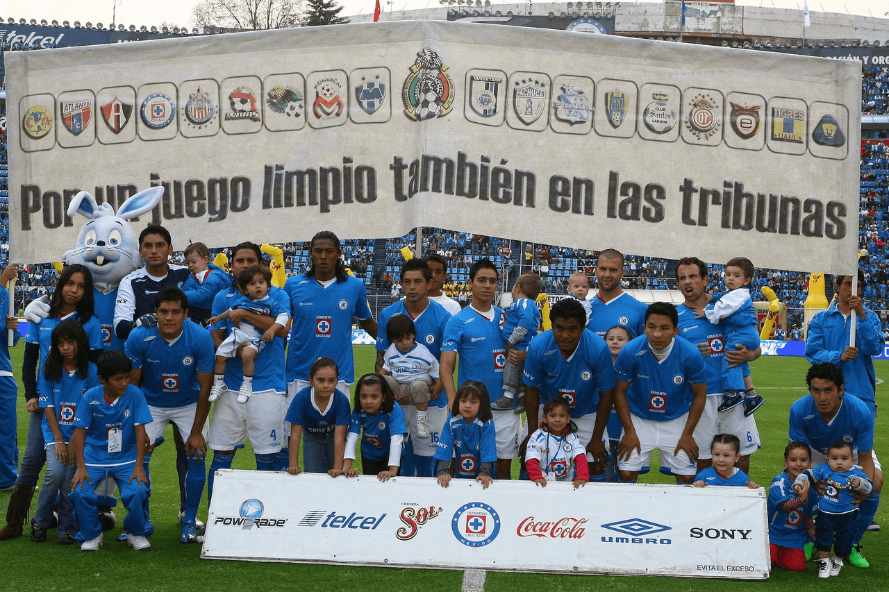 <b>Cruz Azul 1-2 Puebla | Liga MX | Fecha 14 | Clausura 2009</b>
<br>18/abril/2009 | El XI de Cruz Azul: Alfonso Blanco, Julio Domínguez, Joaquín Beltrán, Emilio Hassan Viades, Gerardo Torrado, Jaime Lozano, Cristian Riveros, César Villaluz, Edgar Andrade, Luis Ángel Landín y Javier Orozco.