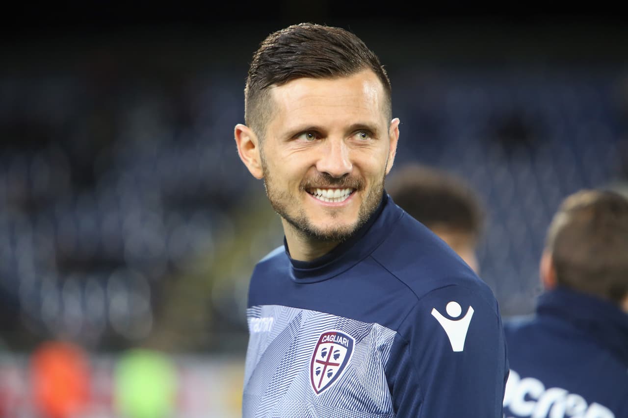 El jugador aparece en el video haciendo un gesto en el que parece dirigir la actividad sexual del que se sospecha es otro futbolista.